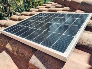 Lire la suite à propos de l’article Combien de panneaux solaires pour un logement autonome